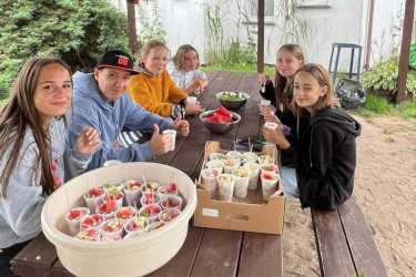 Obóz młodzieżowy, „FABRYKA ATRAKCJI”: Laser Tag, Wojskowy Biwak, Park Linowy, Sport, Integracja, Chill out. Ośrodek z basenem letnim. Kolonia 8-12 lat i obóz 13-16 lat